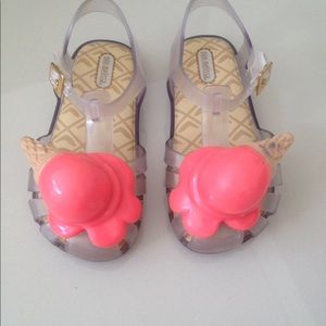 Mini Melissa size 10